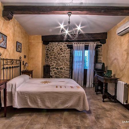 La Antigua Botica Guest House Pasaron Bagian luar foto