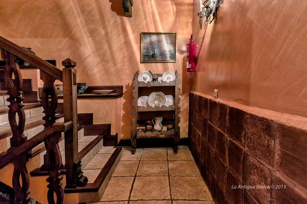 La Antigua Botica Guest House Pasaron Bagian luar foto