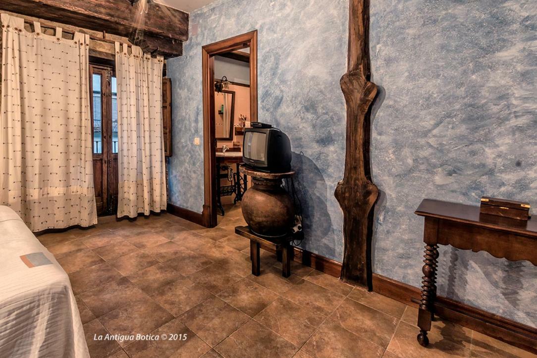 La Antigua Botica Guest House Pasaron Bagian luar foto