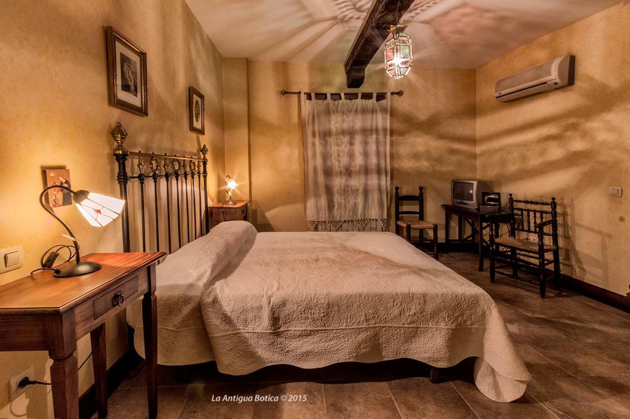 La Antigua Botica Guest House Pasaron Bagian luar foto